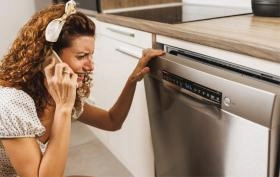 Jak zresetować zmywarkę i przywrócić jej sprawne działanie?